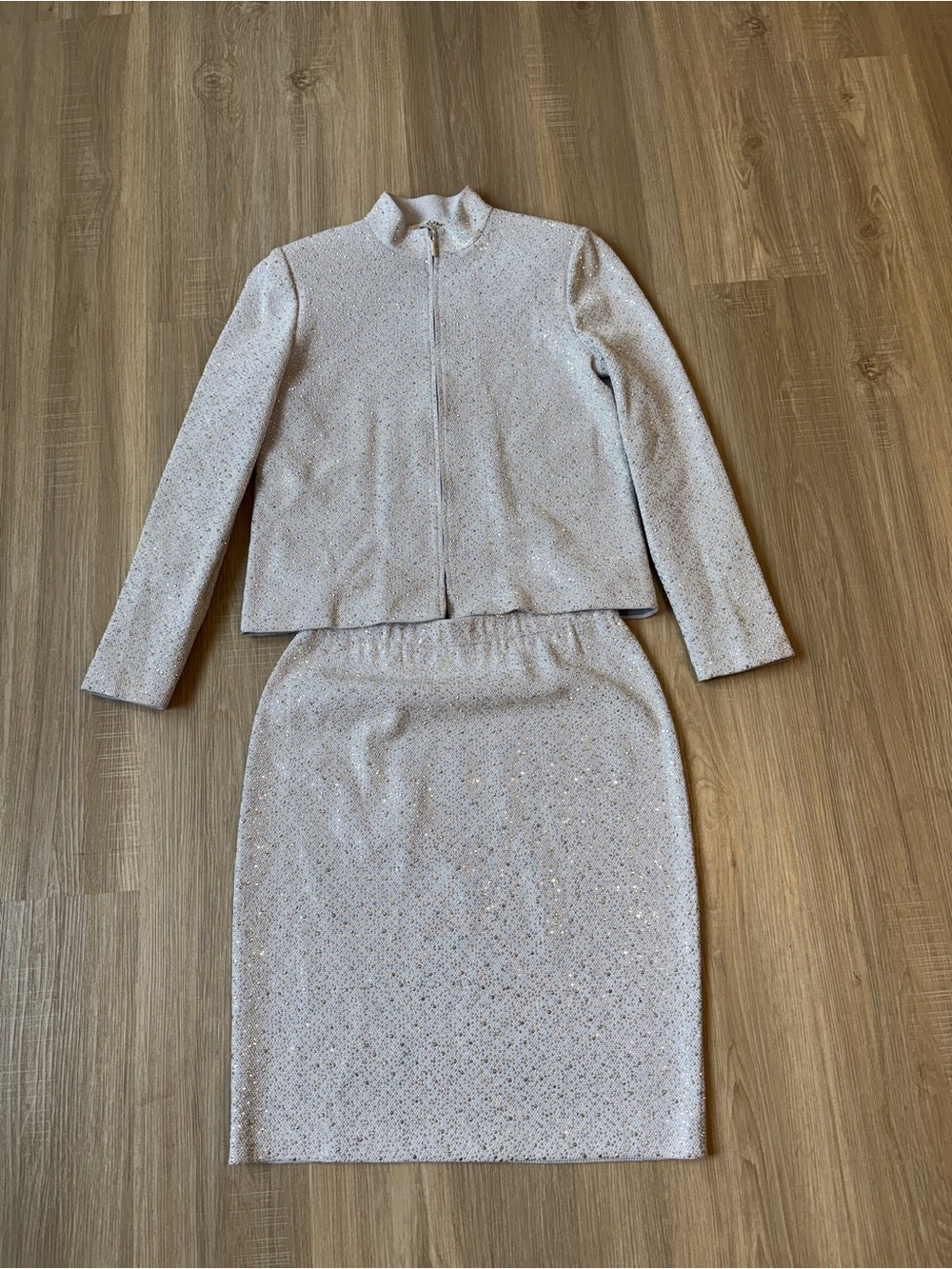 St. John Evening Light Blue Rhinestone Shimmer Knit Jacket & Skirt Set Size 6